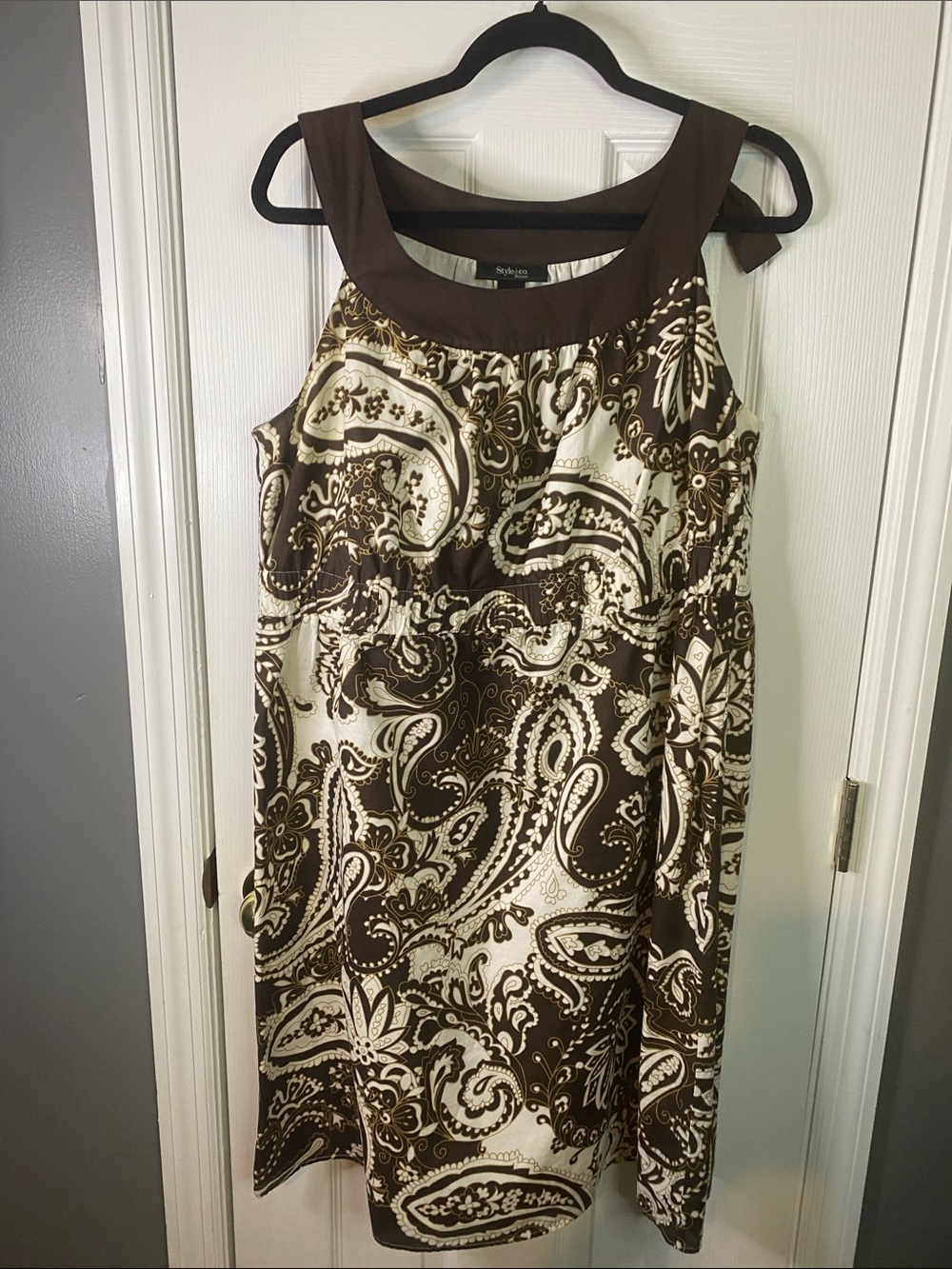 Style &Company Sleeveless Brown and Cream Paisley Summer Dress Size 14W .